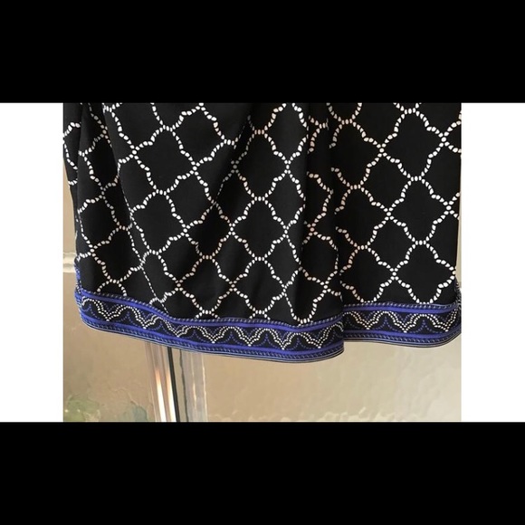 White House | Black Market V-Neck Tunic/Dress - Picture 6 of 8